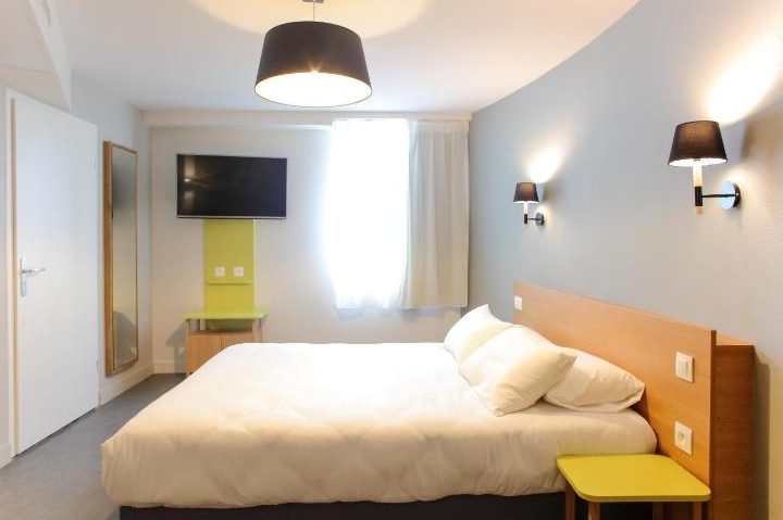 Motel 102